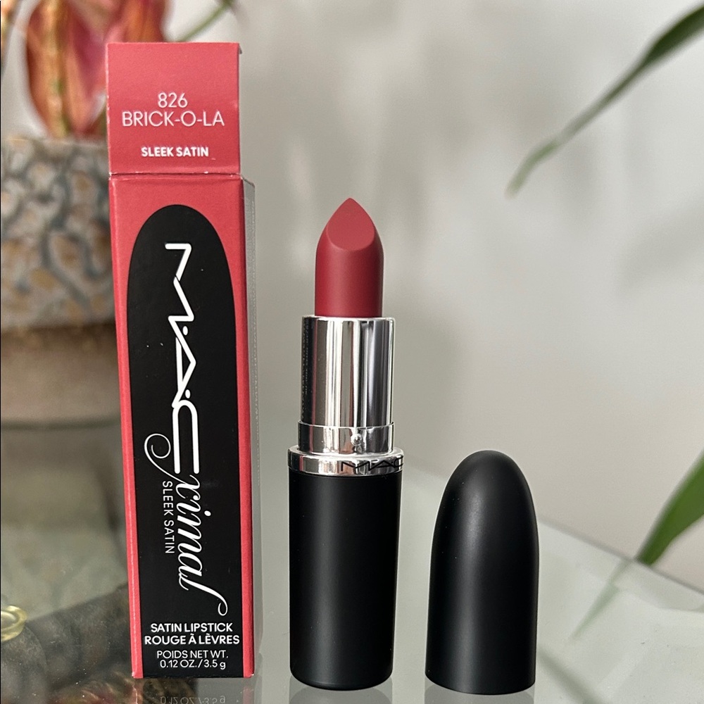 MAC Brick-O-La